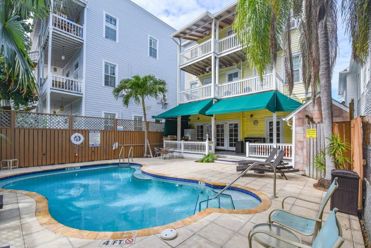 Curry House - Pool, King Bed & Balcony! Room 7 Cayo Hueso Exterior foto